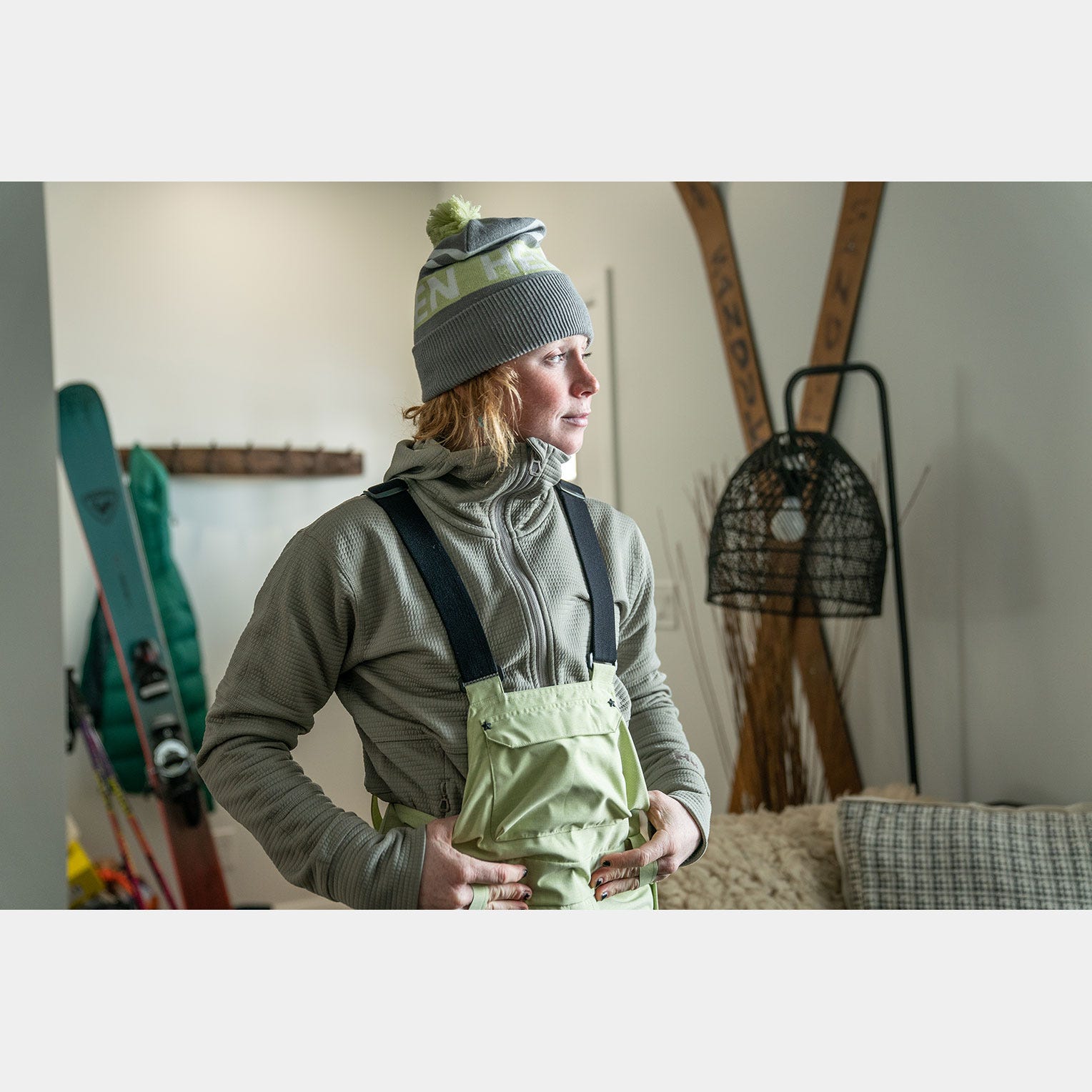 Women's Evolved Air Hooded Midlayer