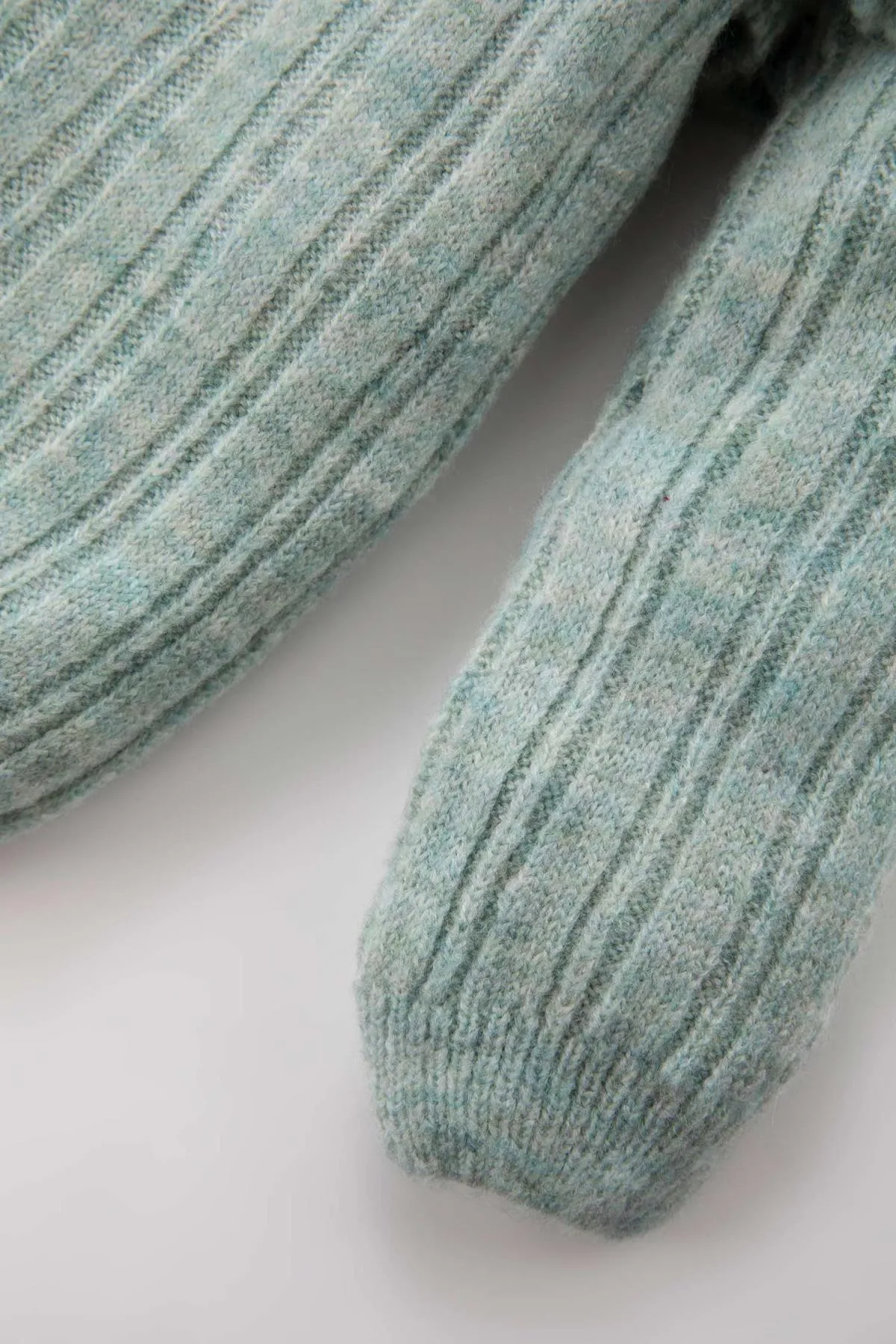 DeFacto  Baby-Mädchen-Pullover mit normaler Passform und Rundhalsausschnitt