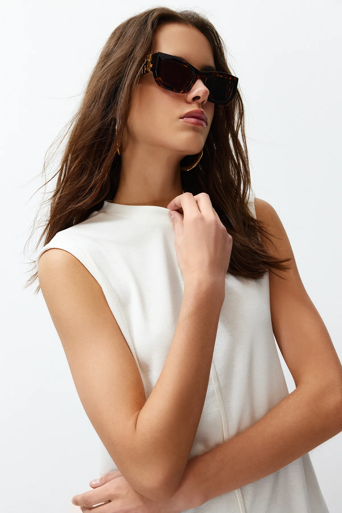 Trendyol Collection  Ecrufarbene, taillierte/flexible Strickbluse aus Viskose/weichem Stoff TWOSS24BZ00432