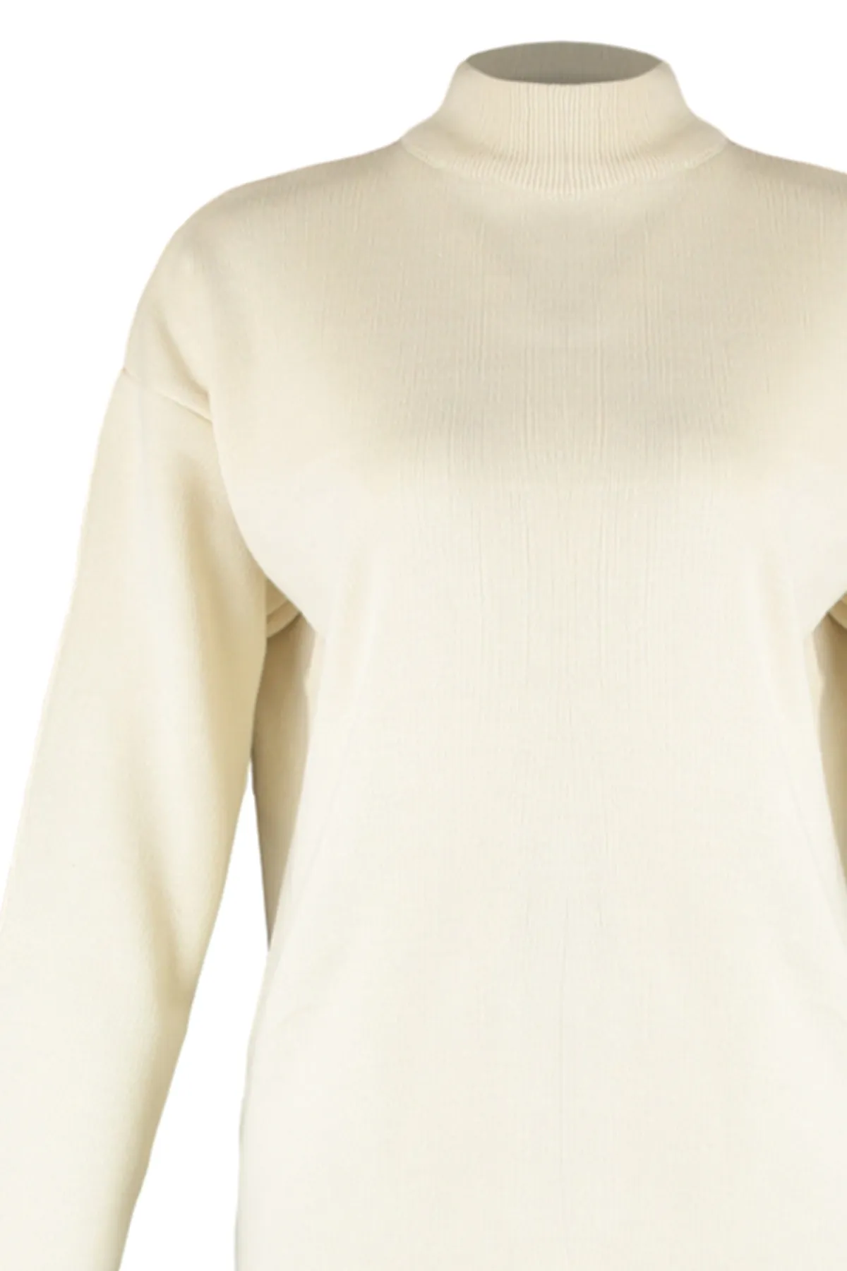 Trendyol Modest  Steinfarbenes Strickset mit halbem Rollkragen und Schlitzdetail, Pullover und Hose TCTAW23US00086