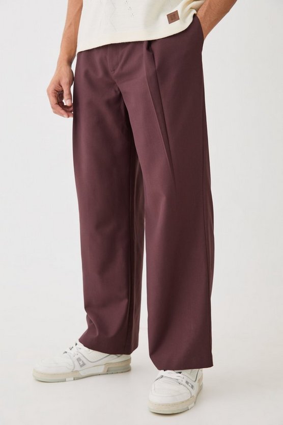 Hose mit extremen Bundfalten