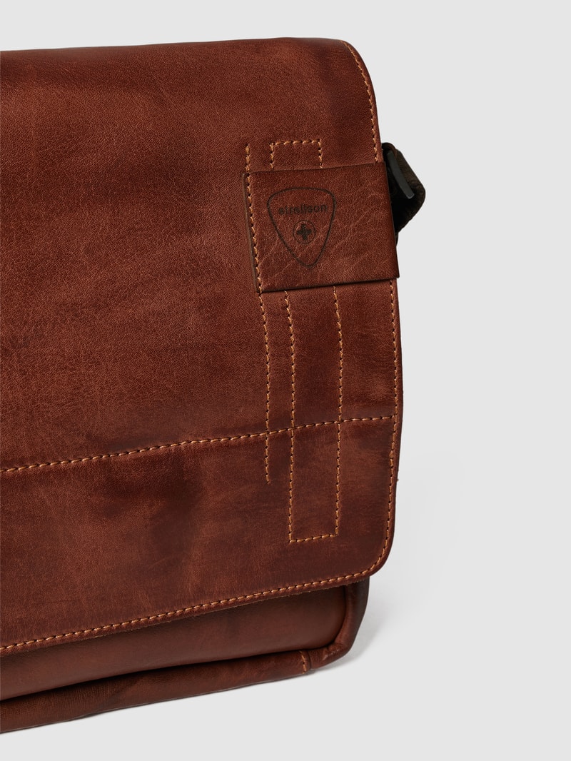 Schultertasche aus Leder in cognac