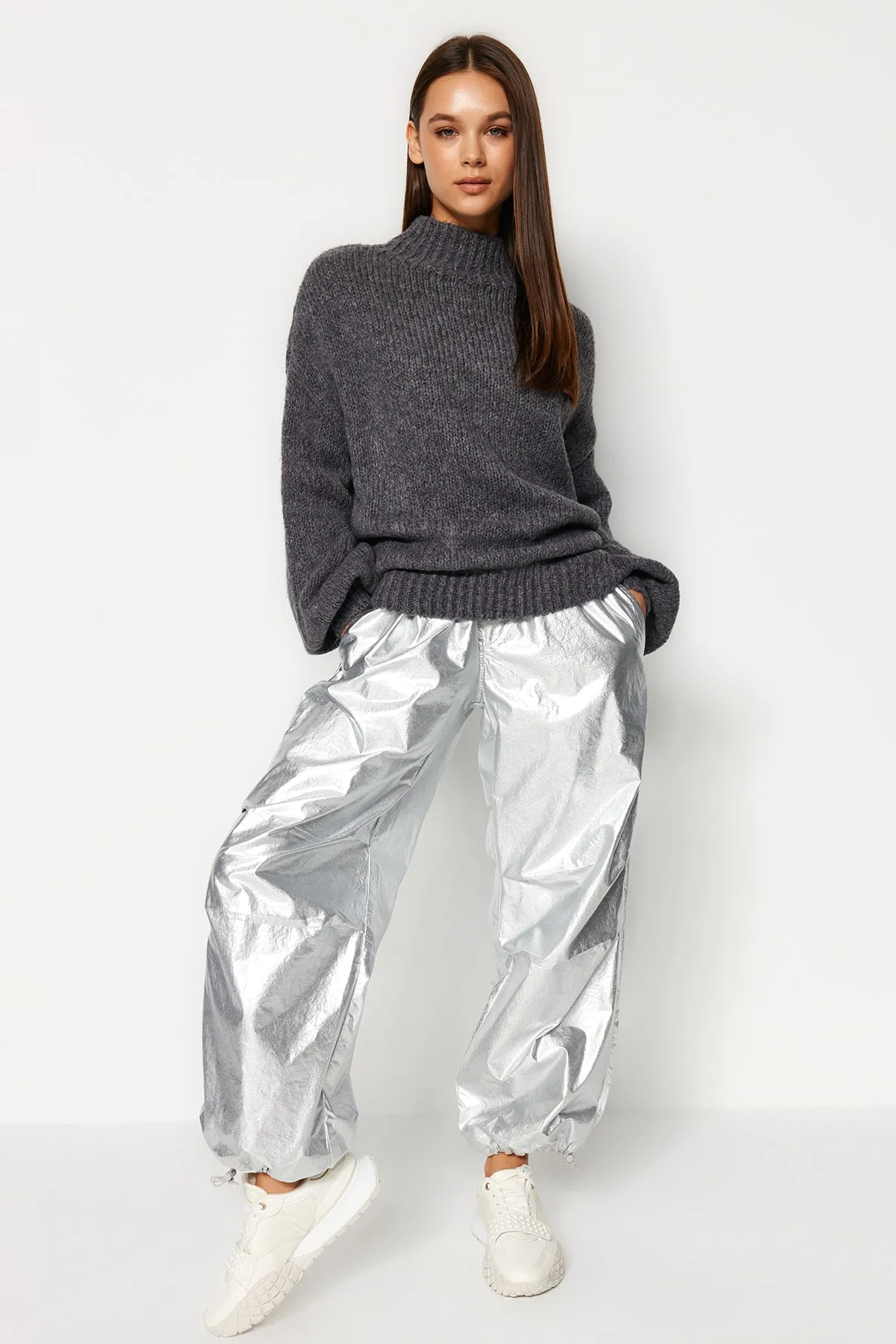 Trendyol Collection  Anthrazit Weich Strukturierter Dicker Rundhals Strickpullover TWOAW24KZ00290