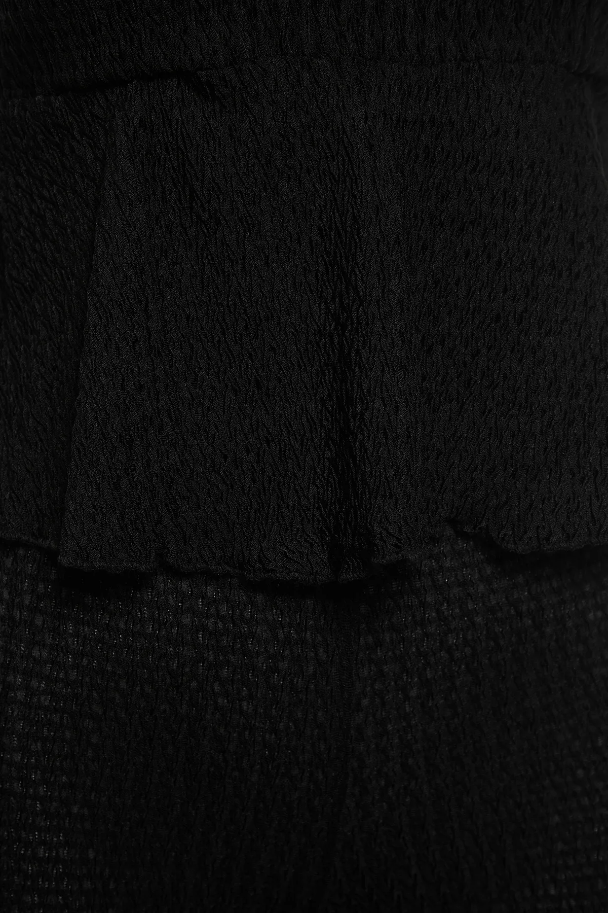 Trendyol Collection  Schwarzes Strick-Rücken-Set mit tief ausgeschnittener Bluse und Hose TBESS24AU00001
