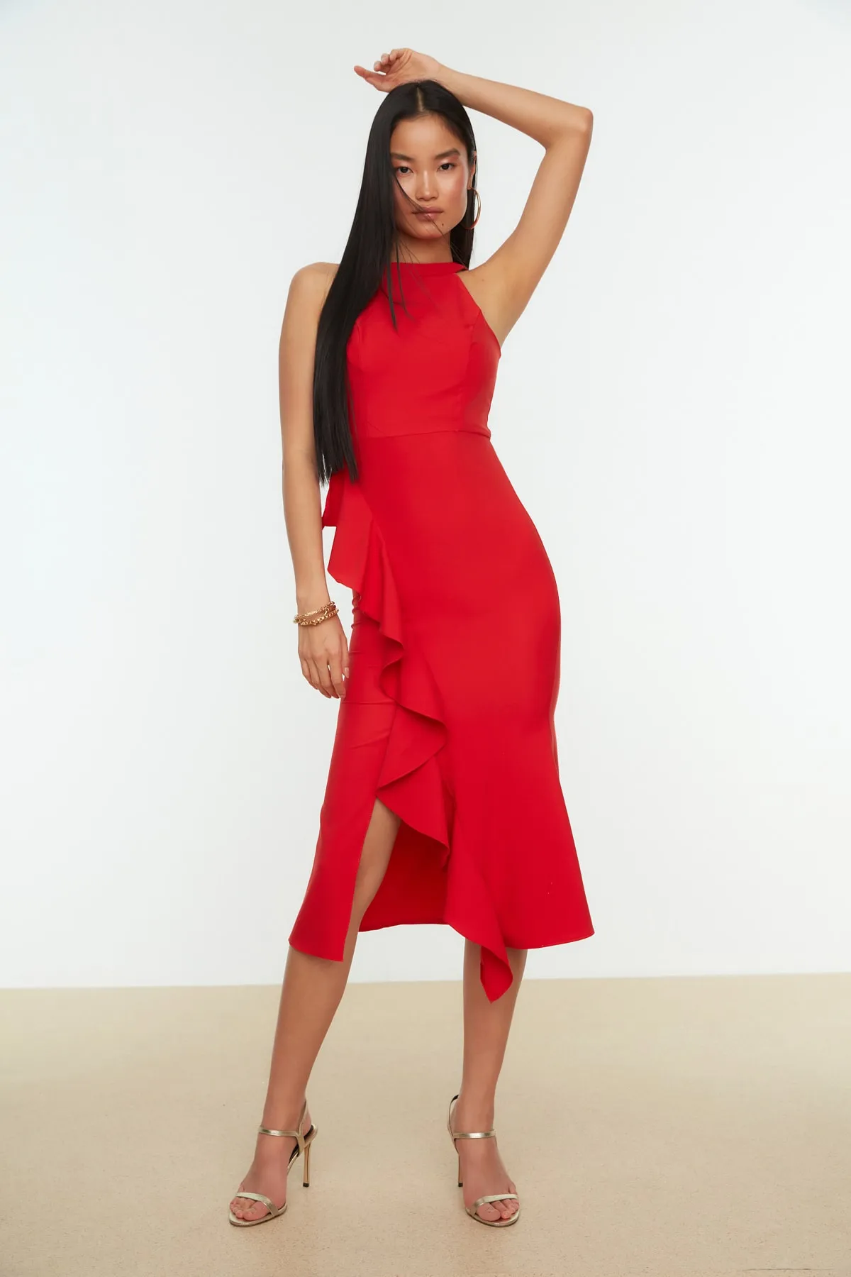 Trendyol Collection  Detailliertes Abendkleid mit Granatapfelblüten-Volant TPRAW19BB0144