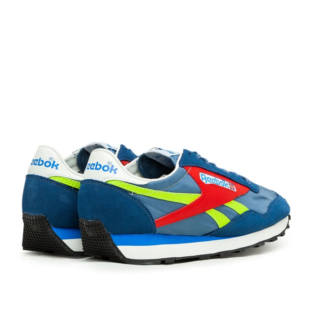 Reebok Aztec II GZ9870 / blau