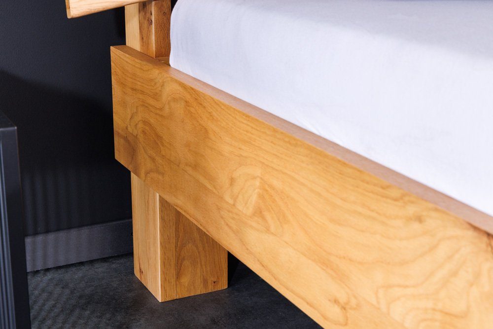 riess-ambiente Holzbett AMAZONAS 180x200cm natur / schwarz (Einzelartikel, 1-tlg), Schlafzimmer · Massivholz · Baumkante · Kingsize · Industrial Design