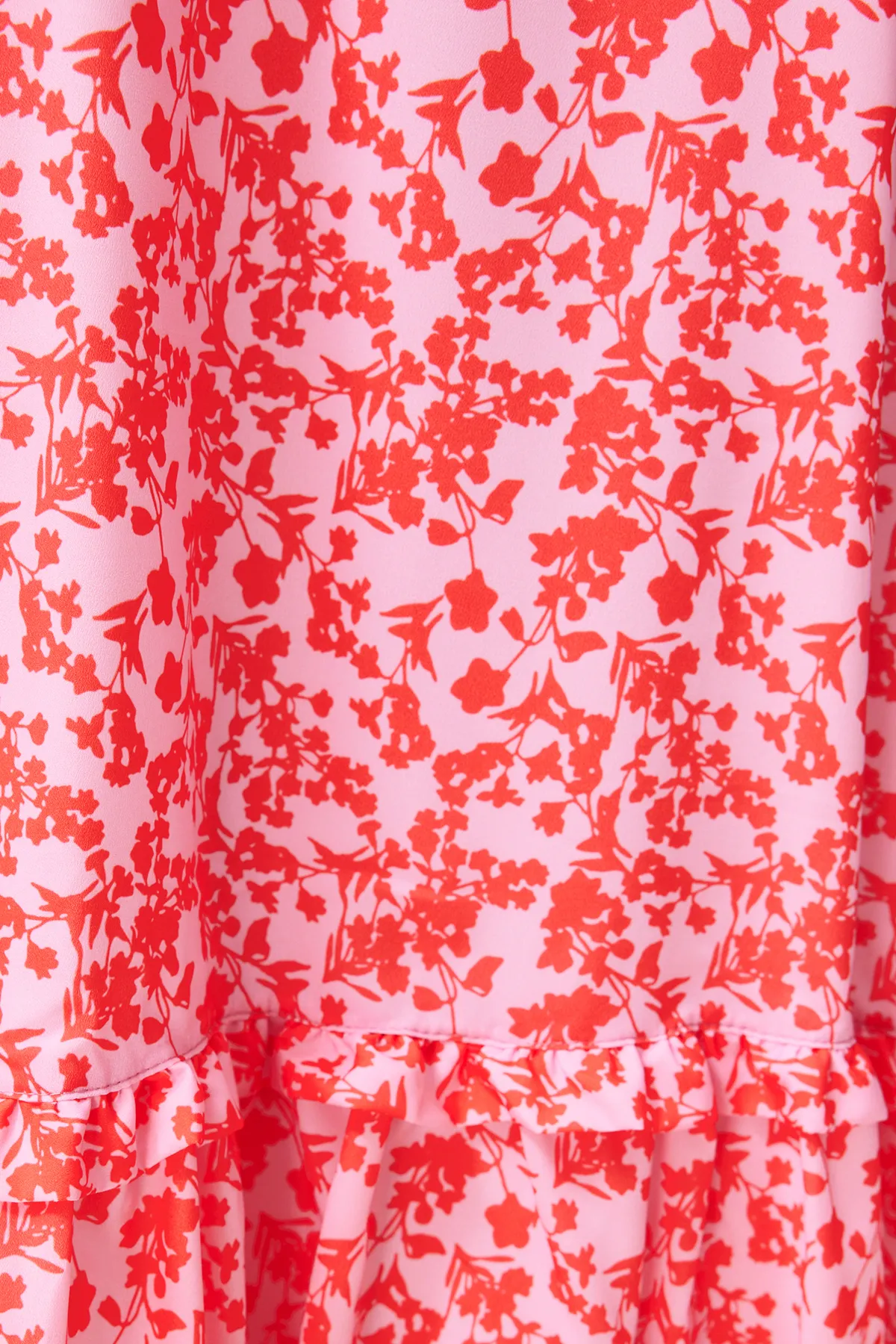 Trendyol Modest  Rotes, gewebtes Kleid mit Blumenmuster, halber Knopfleiste und Rüschenspitze, gefüttert TCTSS21EL3353
