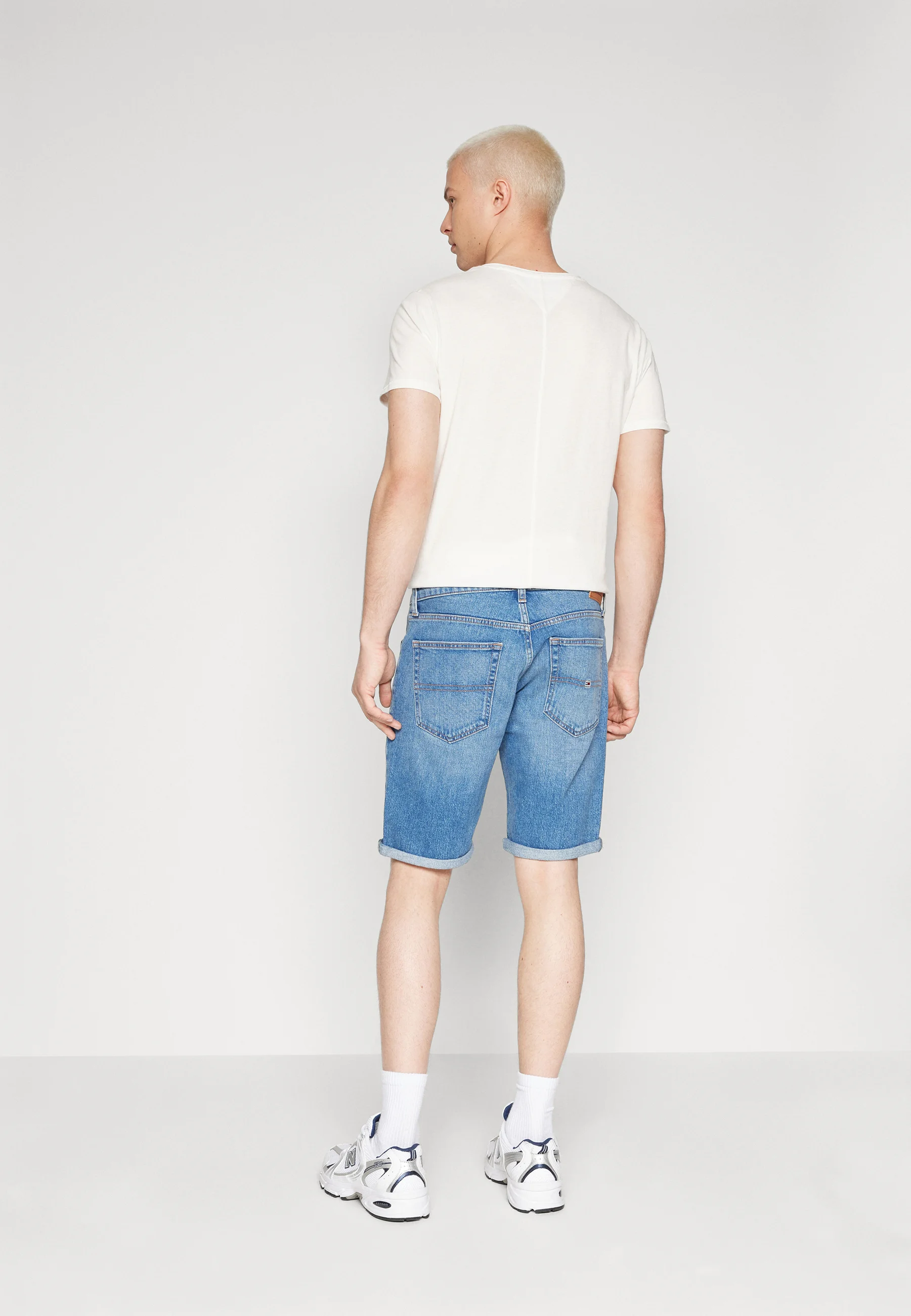 Tommy Jeans RONNIE - Pantalones cortos vaqueros
