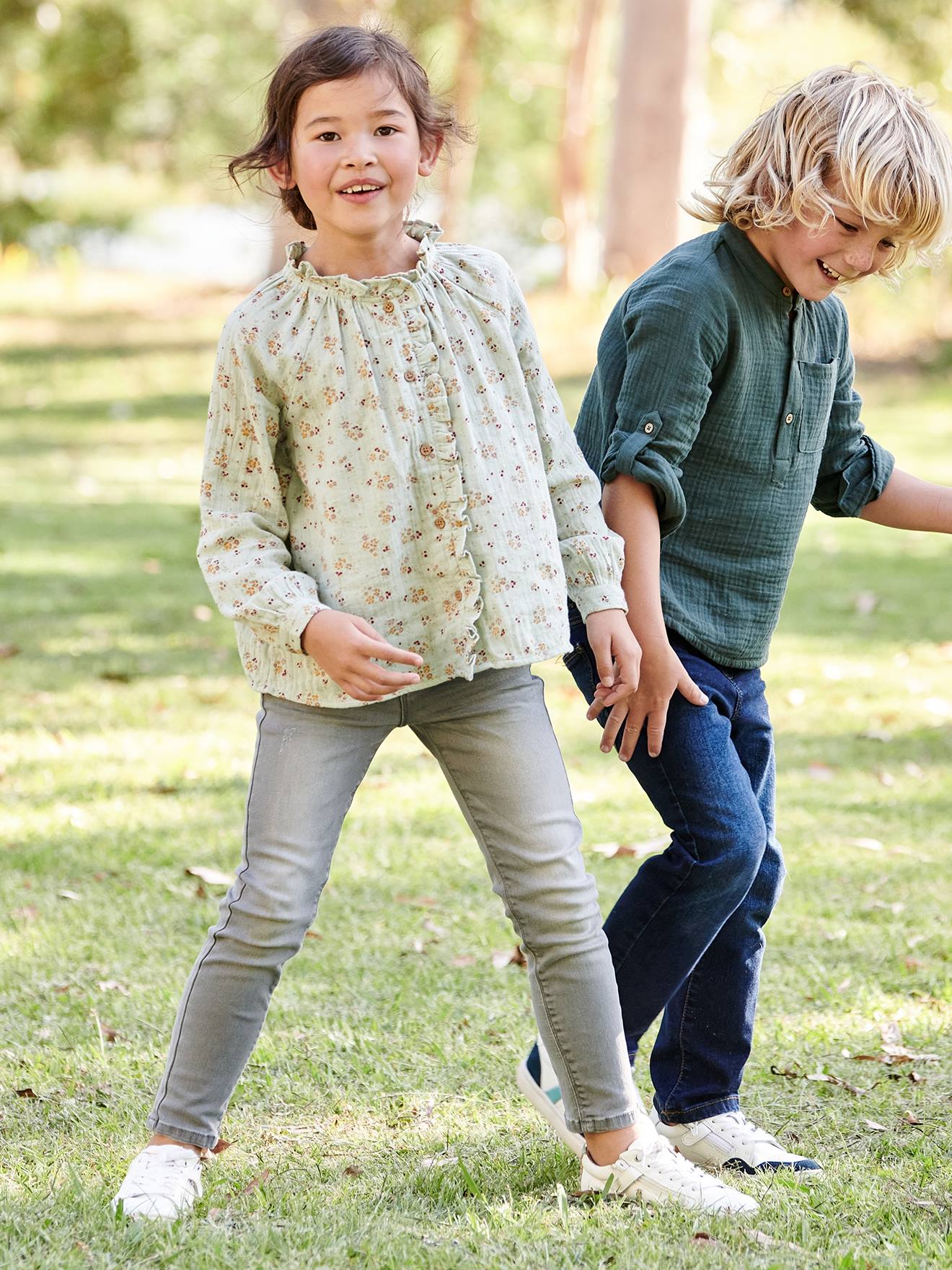 Chemise à volants en gaze de coton fille imprimée fleurs tomette