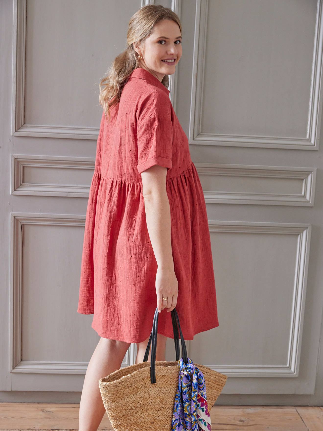 Robe-chemise gaze de coton brodé grossesse et allaitement tomette