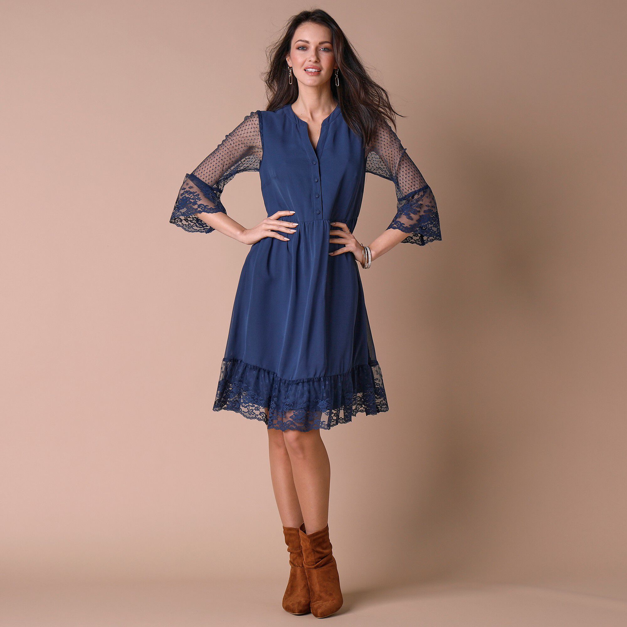 Robe dentelle manches 3/4 unie