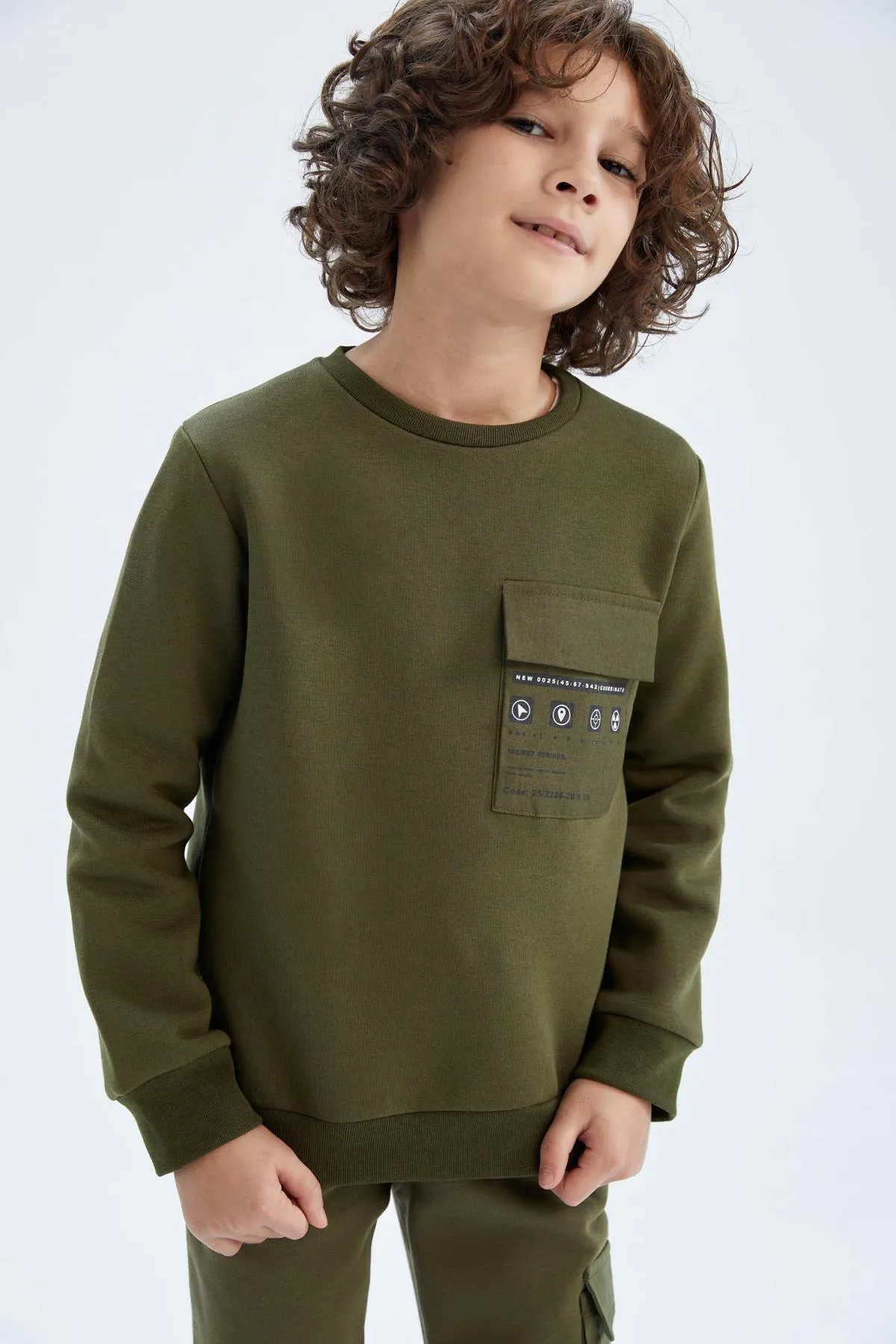 DeFacto  Bedrucktes Sweatshirt mit Rundhalsausschnitt und Tasche für Jungen