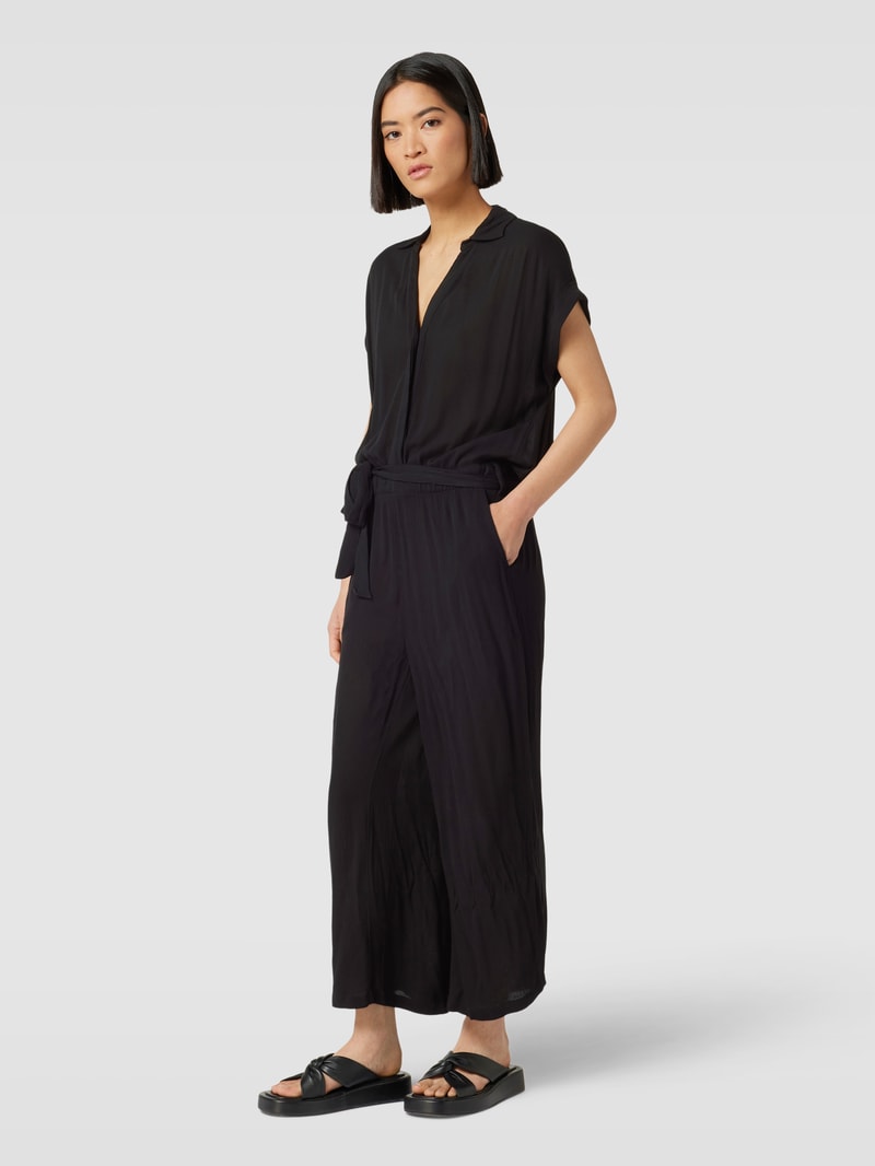 Jumpsuit mit Bindegürtel in schwarz