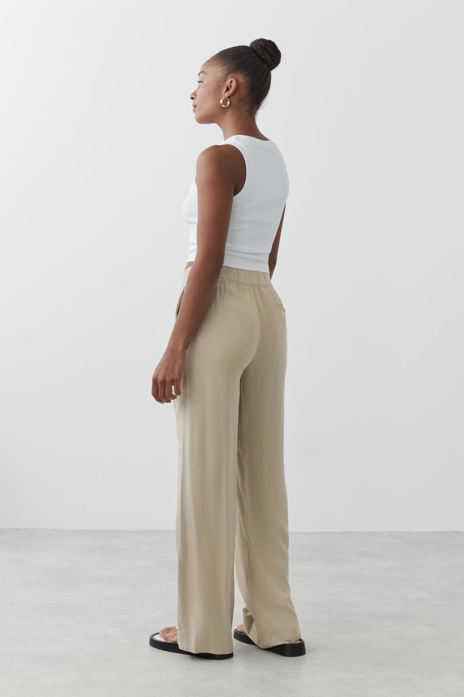 Relaxed viscose trousers