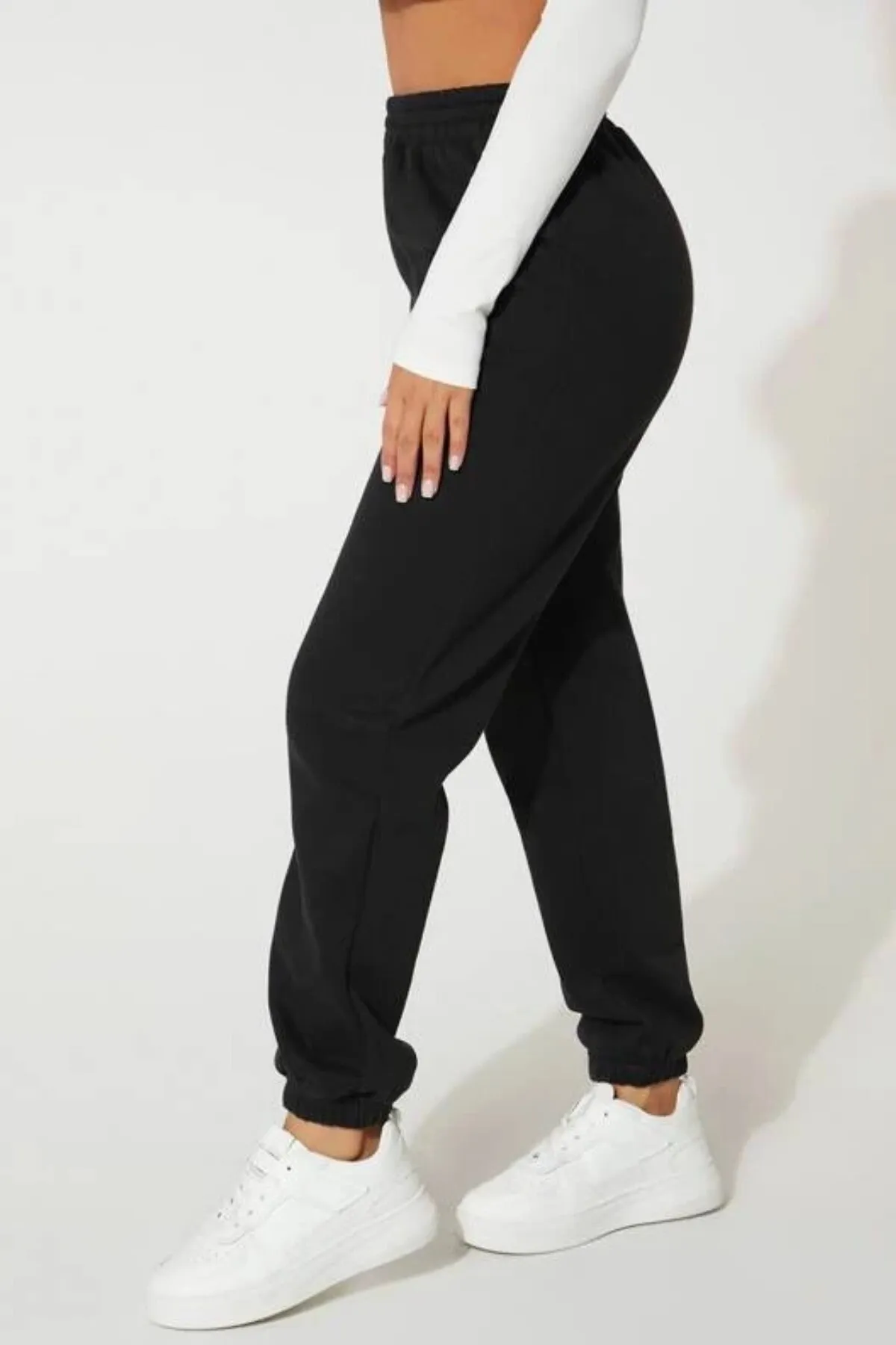 MODAGEN  Schwarze, einfarbige, elastische Oversize-Jogginghose für Damen