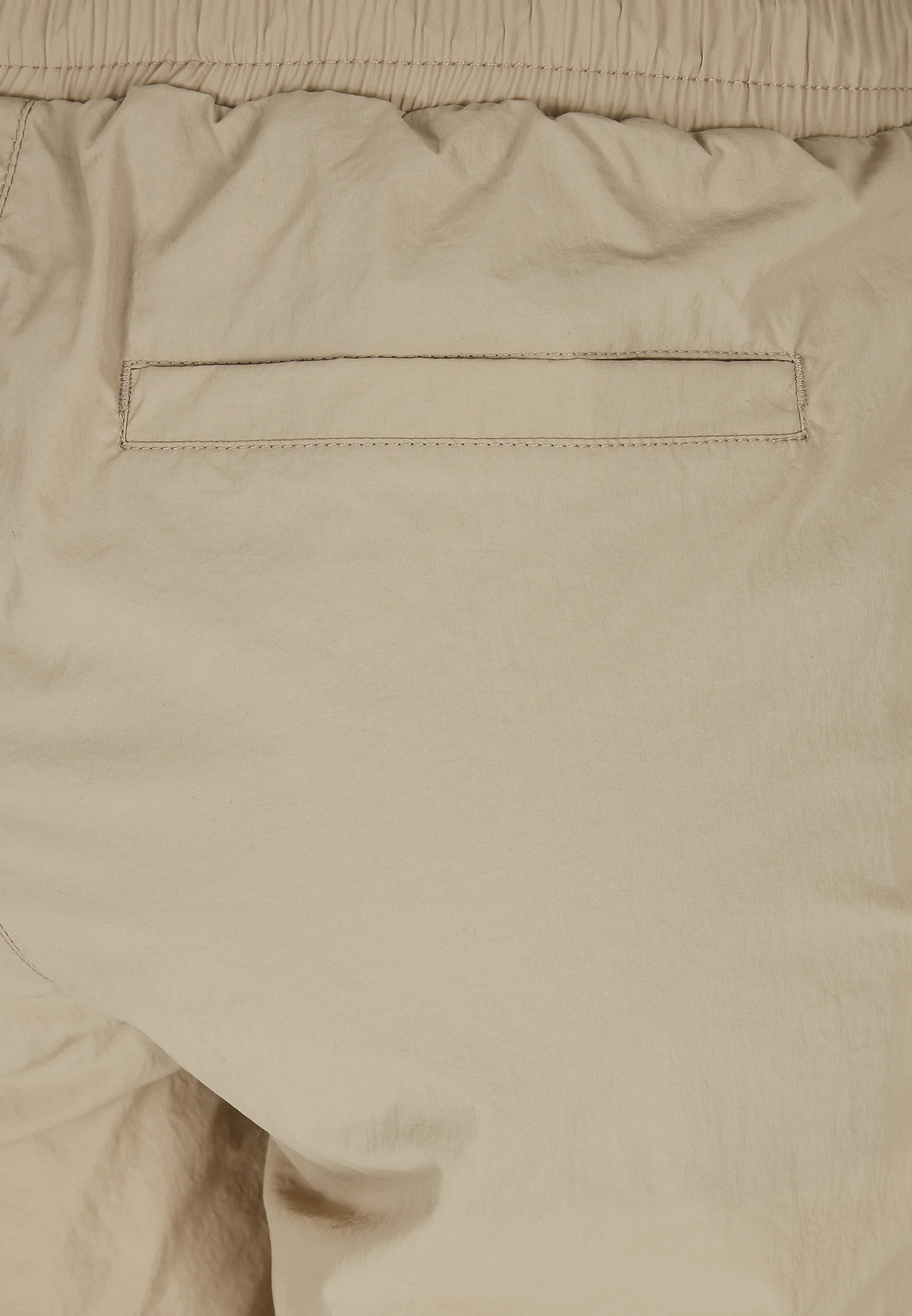 Pantalones cortos de nailon arrugado para mujer Urban Classics - Pantalones cortos