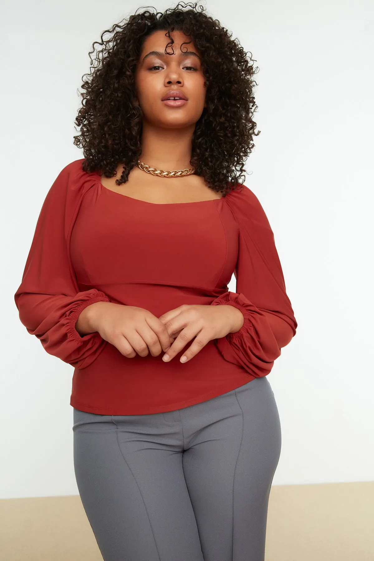Trendyol Curve  Geflieste Strickbluse mit quadratischem Kragen TBBSS22BZ0372