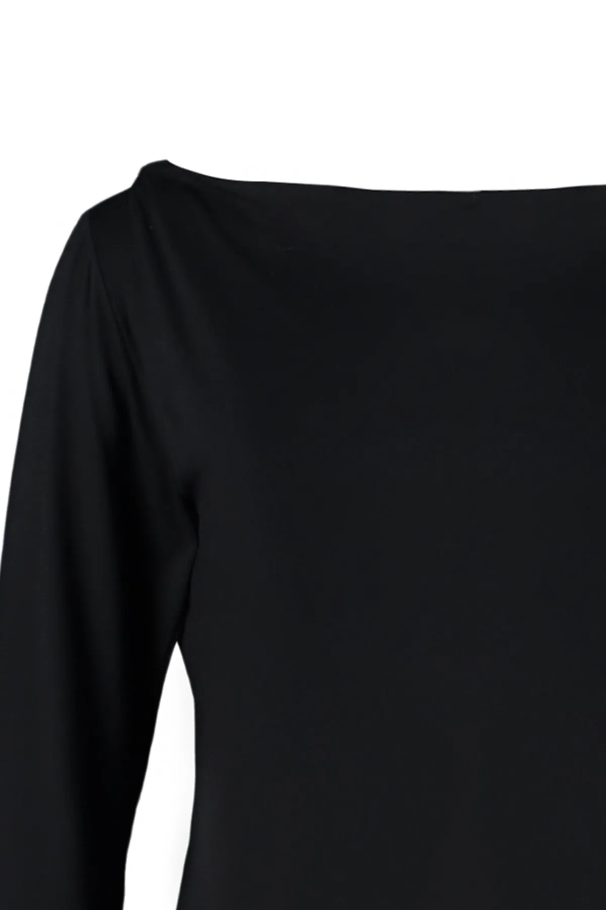 Trendyol Curve  Schwarze Strickbluse mit Carmenkragen TBBAW23AF00031