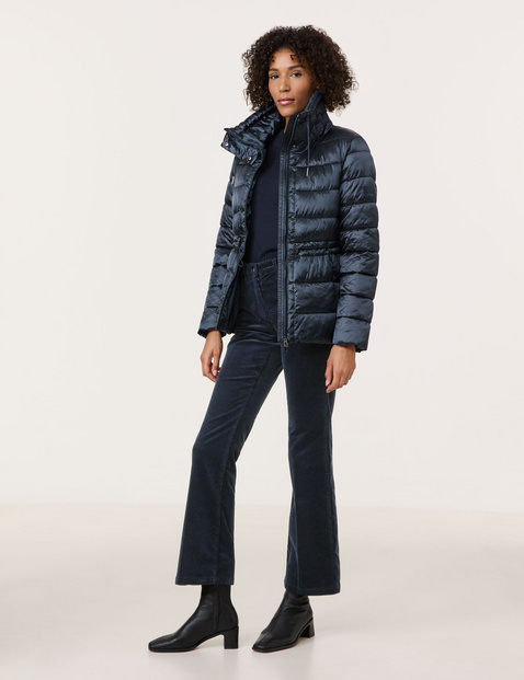 Gefütterte Outdoorjacke mit dezentem Snake Print