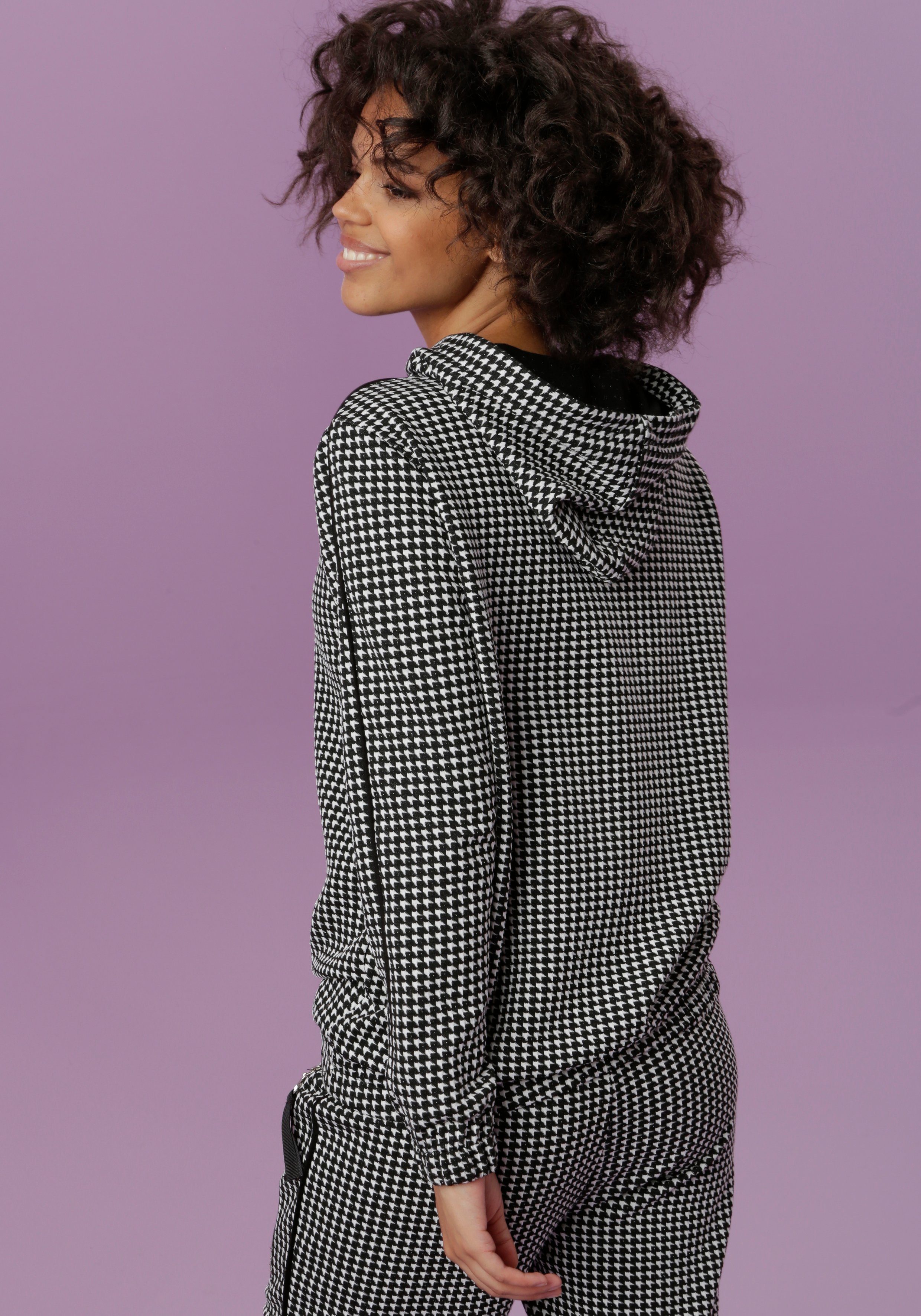 Aniston CASUAL Sweatshirt Kapuze mit Bindeband regulierbar