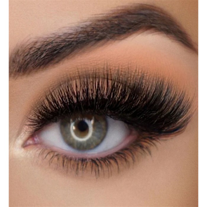 Mrs Feisty Lash