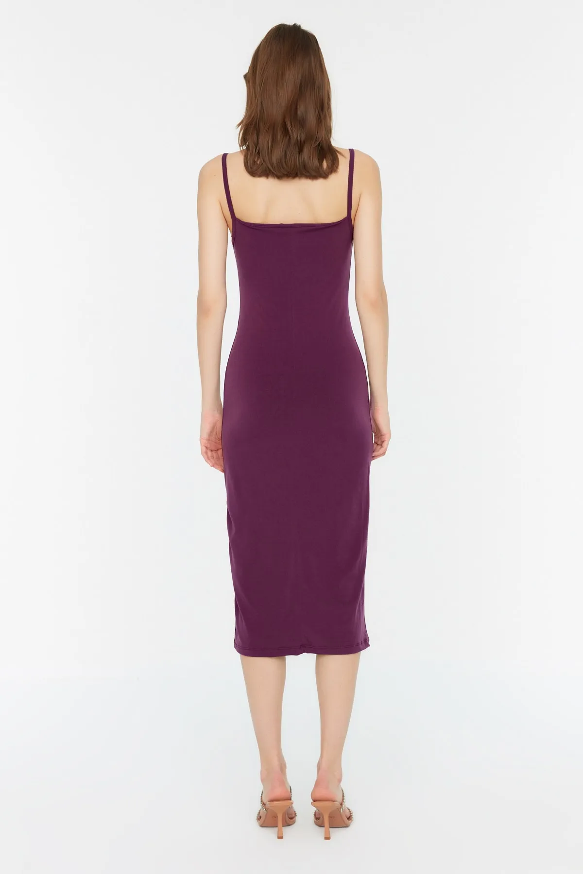Trendyol Collection  Lila, tailliertes Midi-Bleistiftkleid aus flexiblem Strick mit Degaje-Kragen und Midi-Trägern TWOSS19AD0020