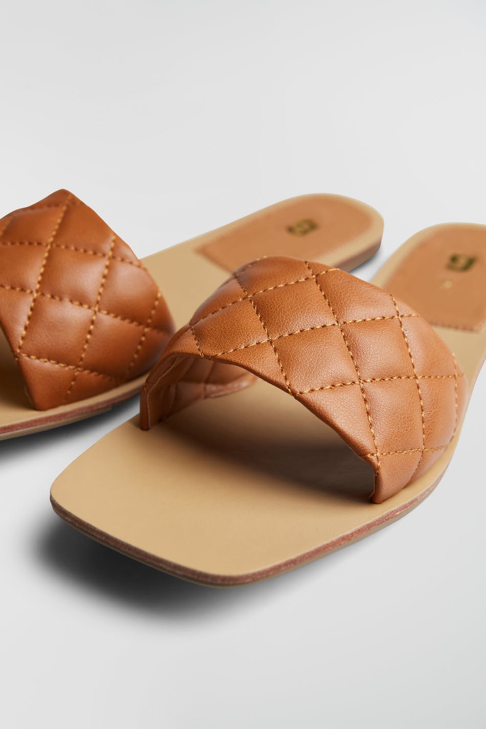 Alara sandals
