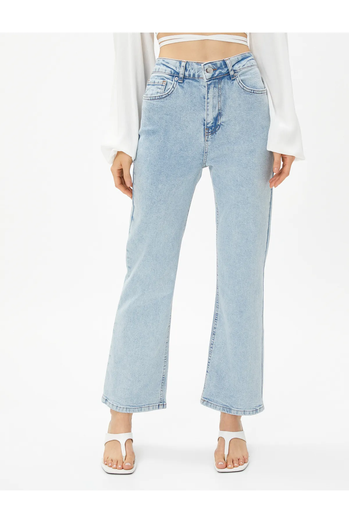 Koton  Jeans mit ausgestelltem Bein und hoher Taille – Victoria Crop Jean