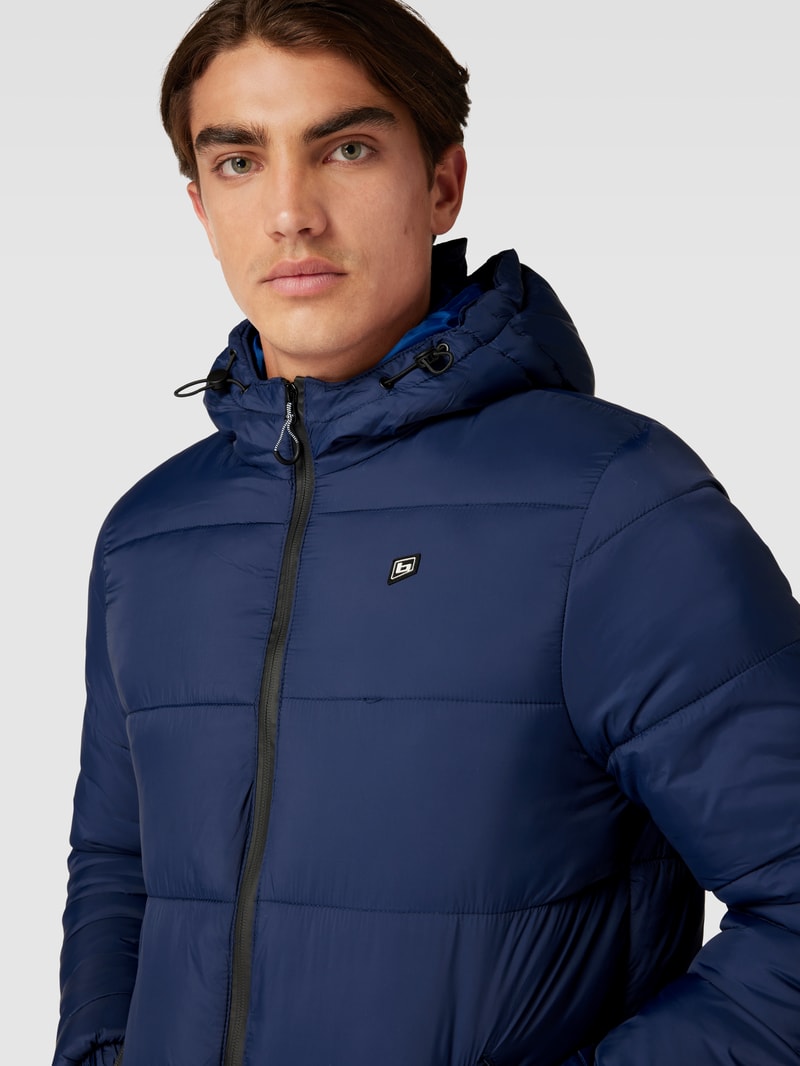 Steppjacke mit Label-Detail in royalblau