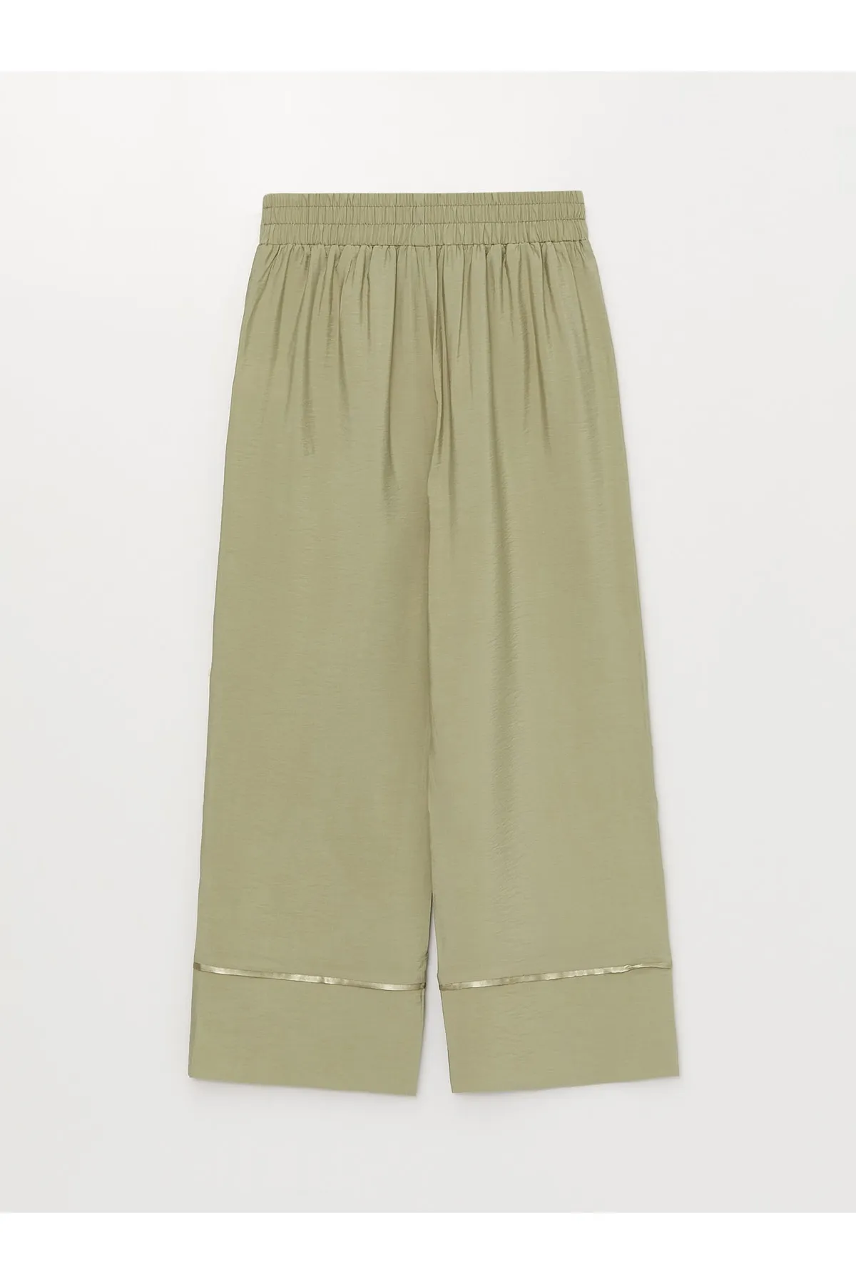 LC Waikiki  Shorts - Grün - Mittlerer Bund