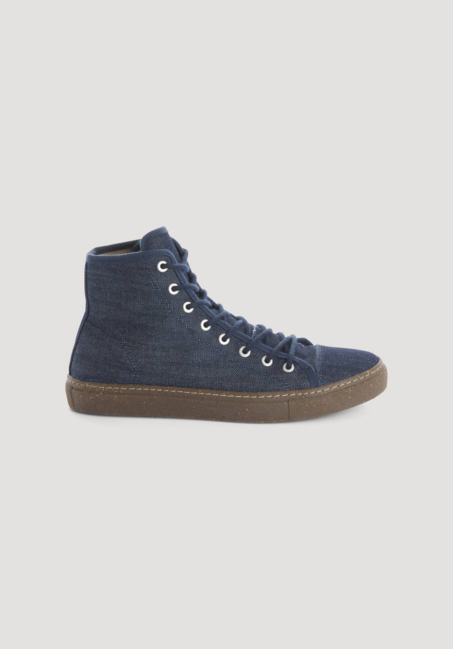 Sneaker BetterRecycling aus Bio-Denim