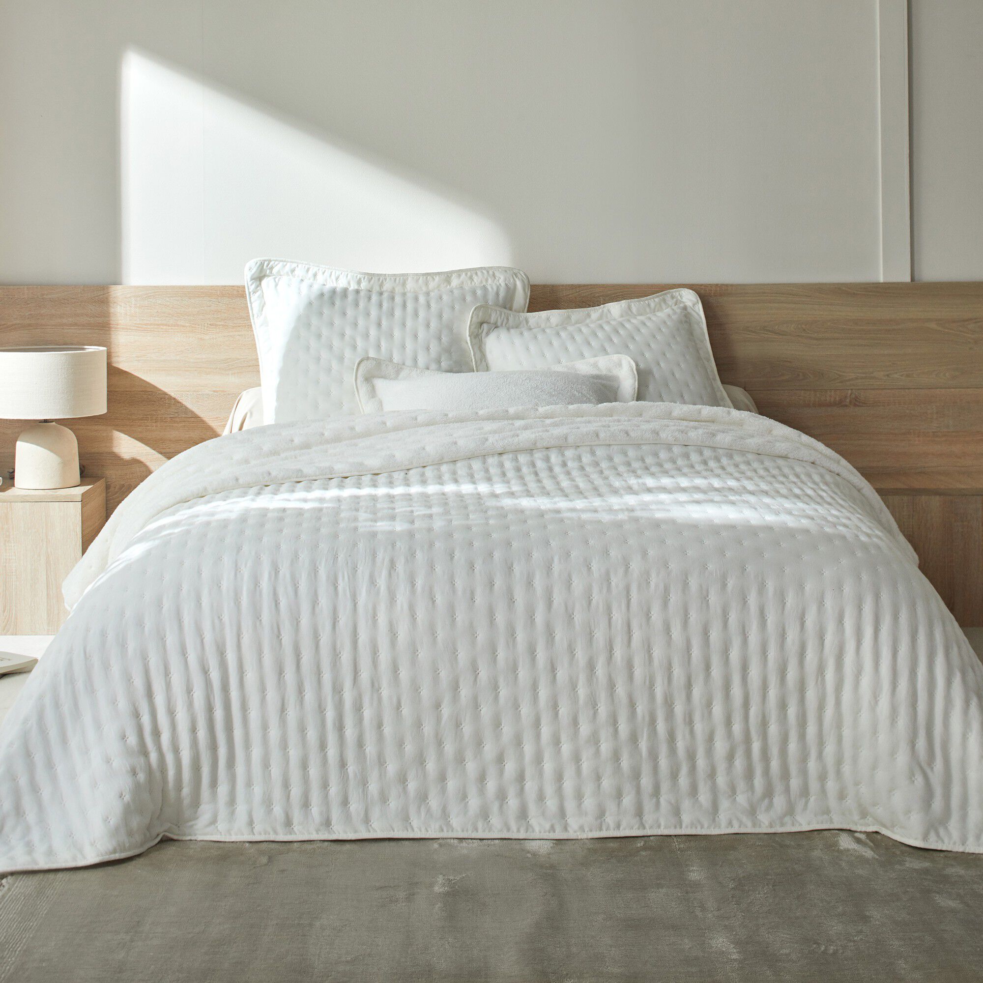 Couvre-lit réversible microfibre matelassée/sherpa