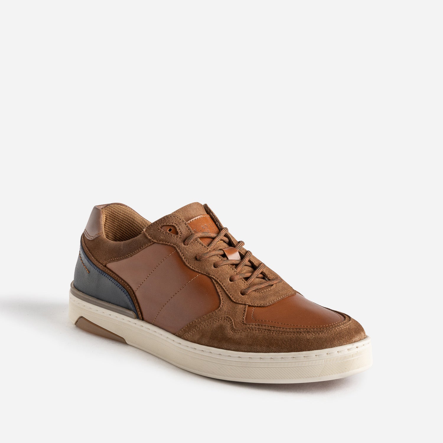 Tennis éco-conçue camel mix matière