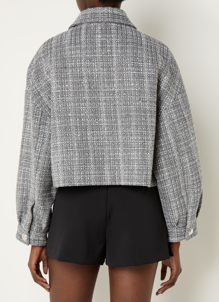 Maje Jack într-un look de tweed