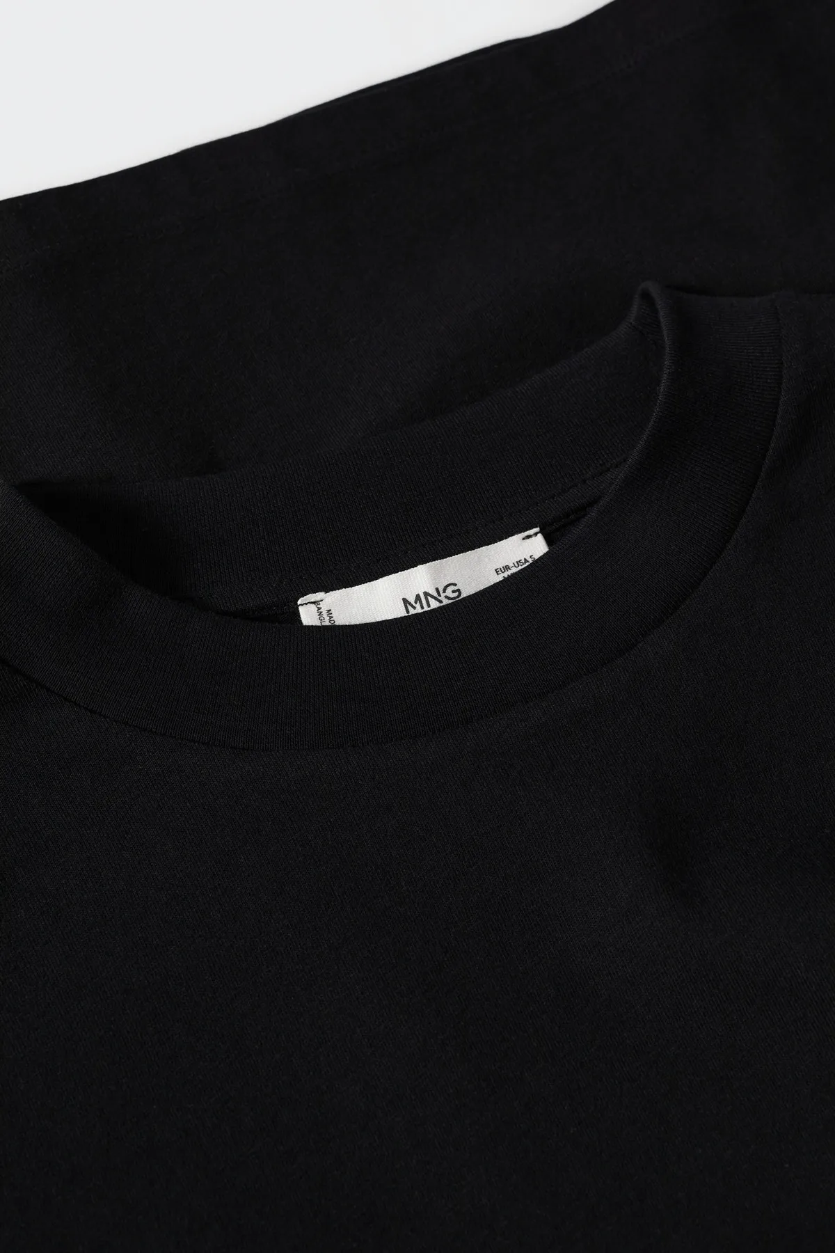 MANGO  37035133 T-Shirts Schwarz