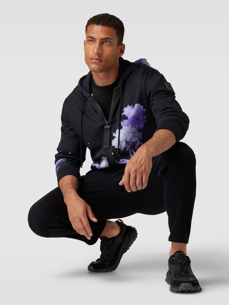 Sweatjacke aus reiner Baumwolle mit Kapuze Modell 'Lotus' in schwarz