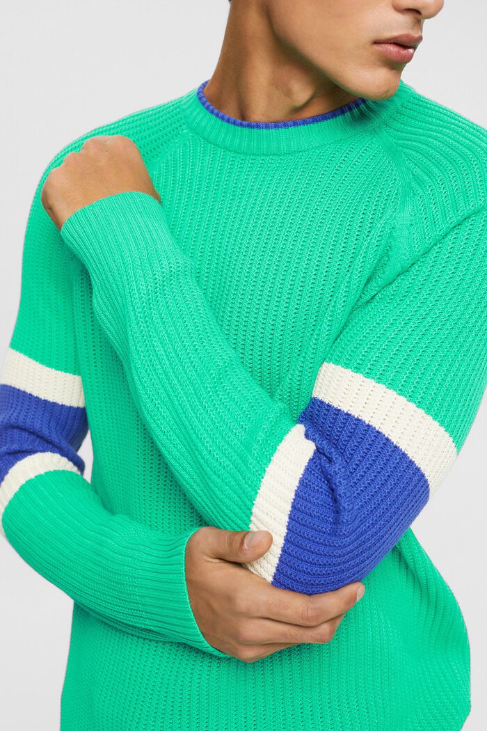 Rippstrickpullover mit Streifendetails