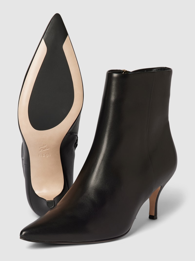 Stiefeletten mit Reißverschluss in schwarz
