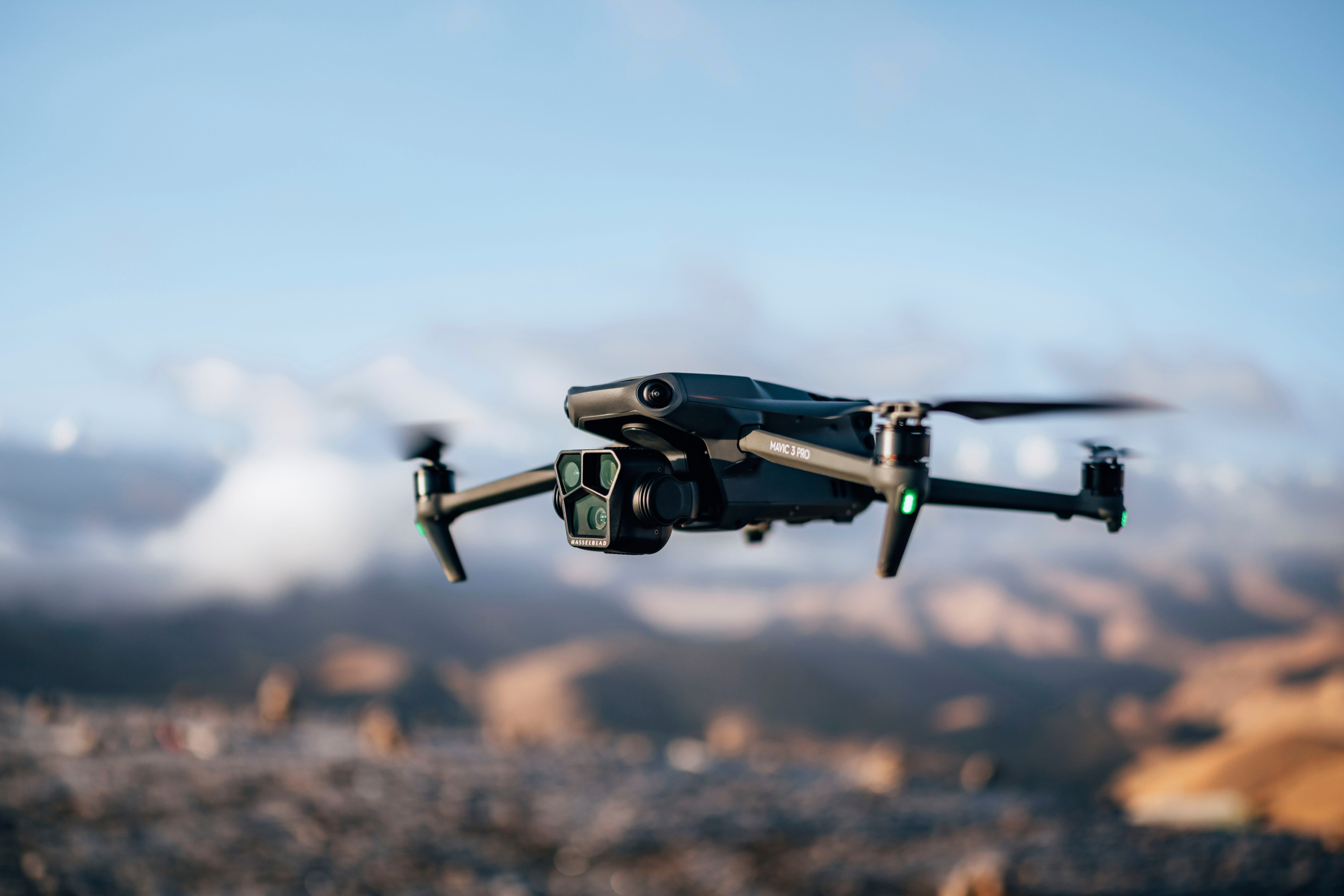DJI Mavic 3 Pro Fly More Combo (DJI RC PRO) Drohne (5,1K)