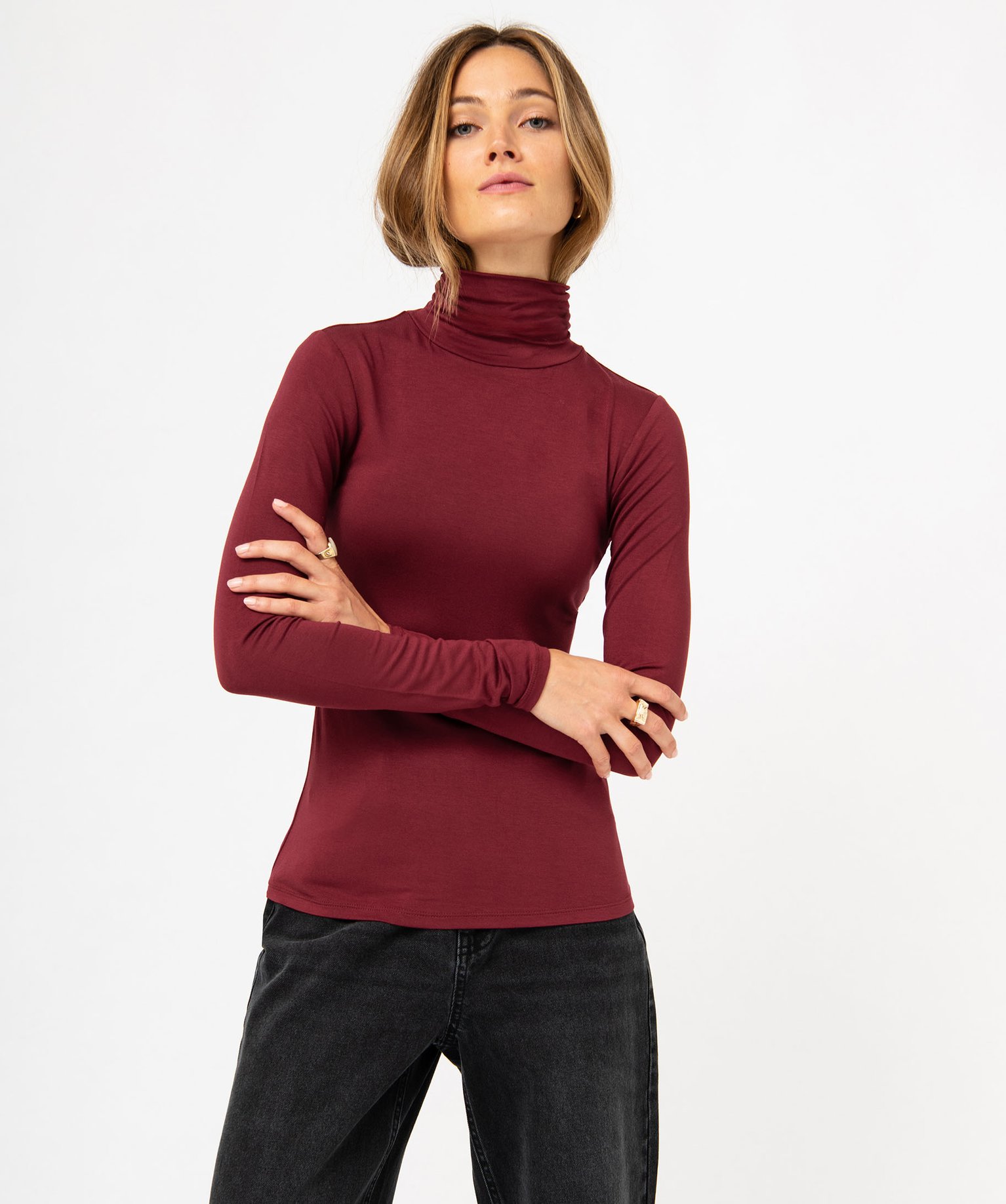 Tee-shirt femme uni avec col roulé et manches longues bordeaux | GEMO