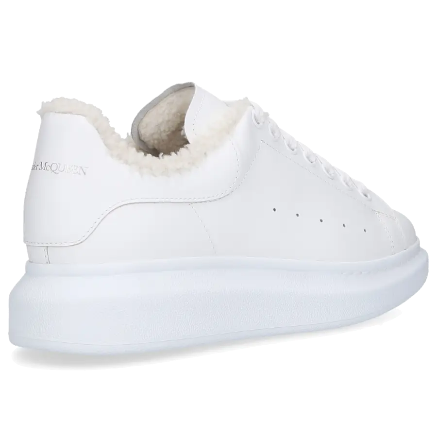 Alexander McQueen - Sneaker low LARRY Kalbsleder - weiß