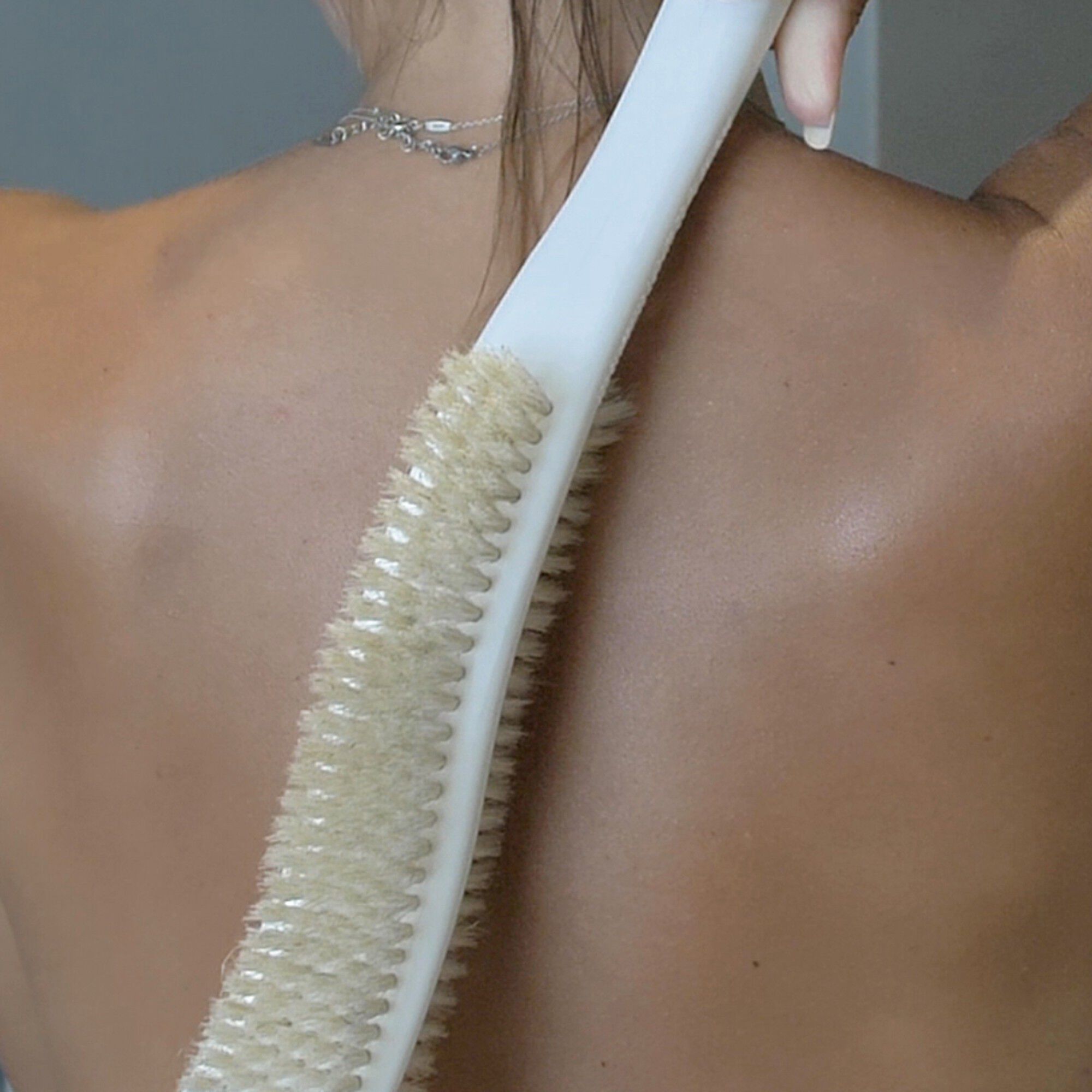 Brosse ergonomique spéciale dos
