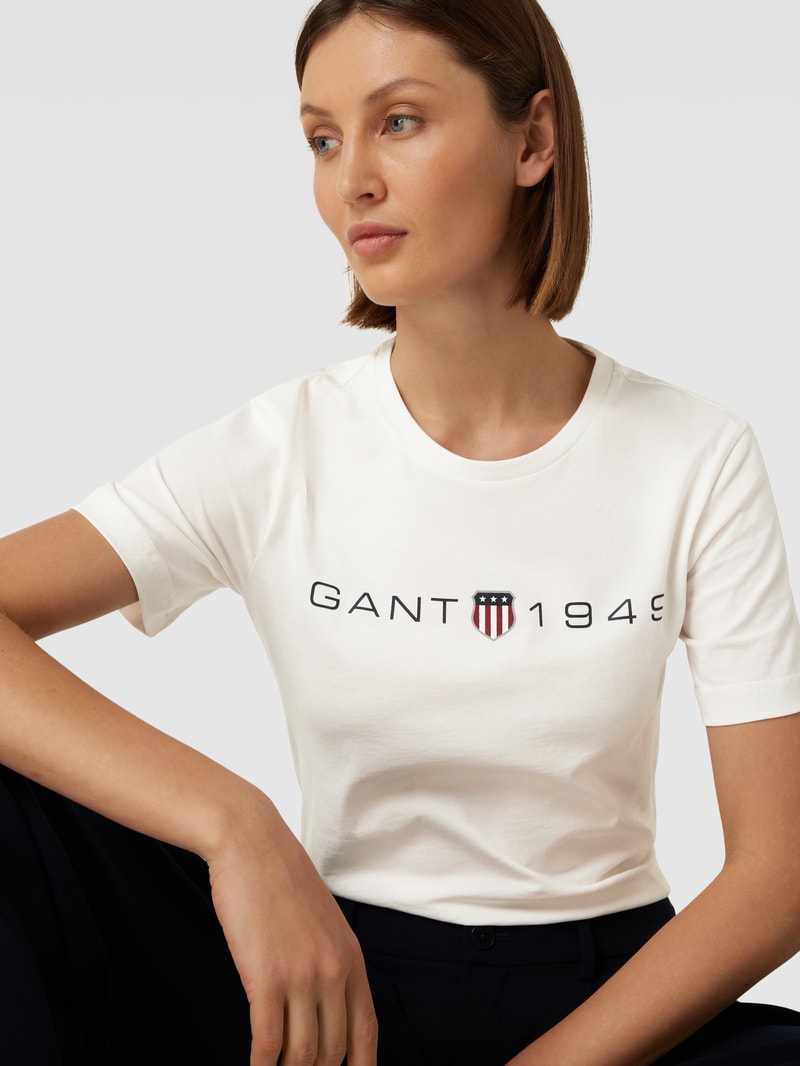 T-Shirt mit Label-Print in ecru