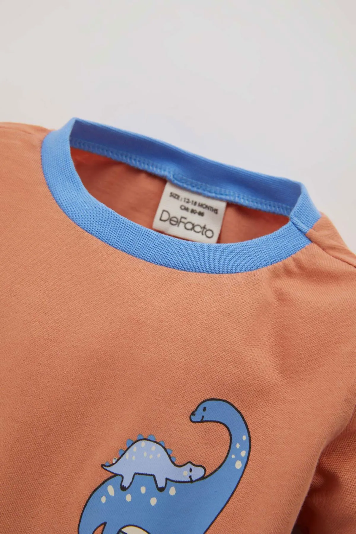 DeFacto  4-teiliges Pyjama-Set aus langärmliger gekämmter Baumwolle mit Dinosaurier-Aufdruck für Babys