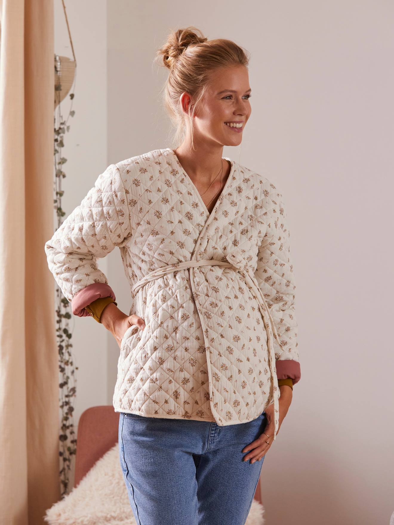 Veste matelassée gaze de coton grossesse et allaitement rose imprimé