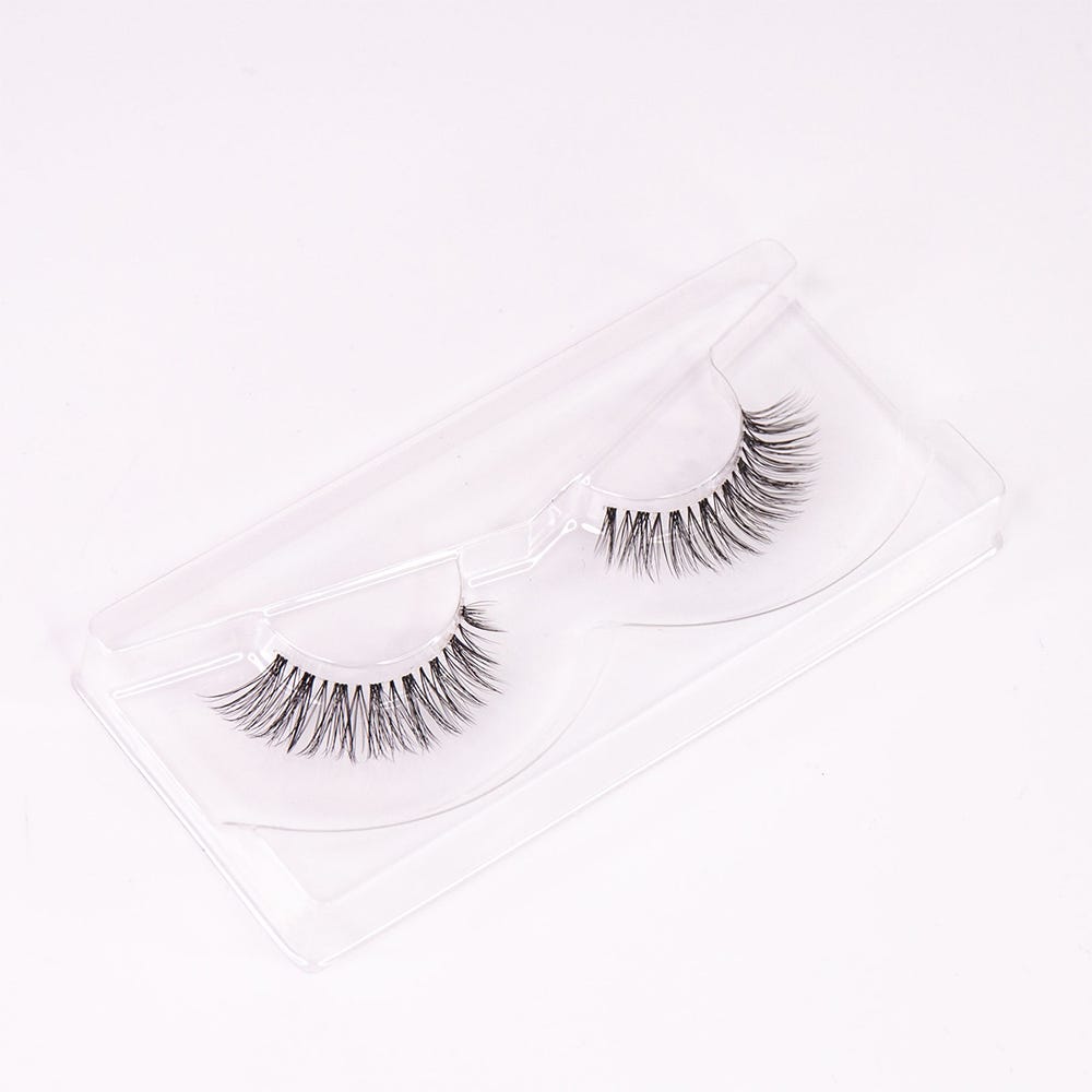 NICLAY by Florian Ferino Wimpernkranz Look 5
