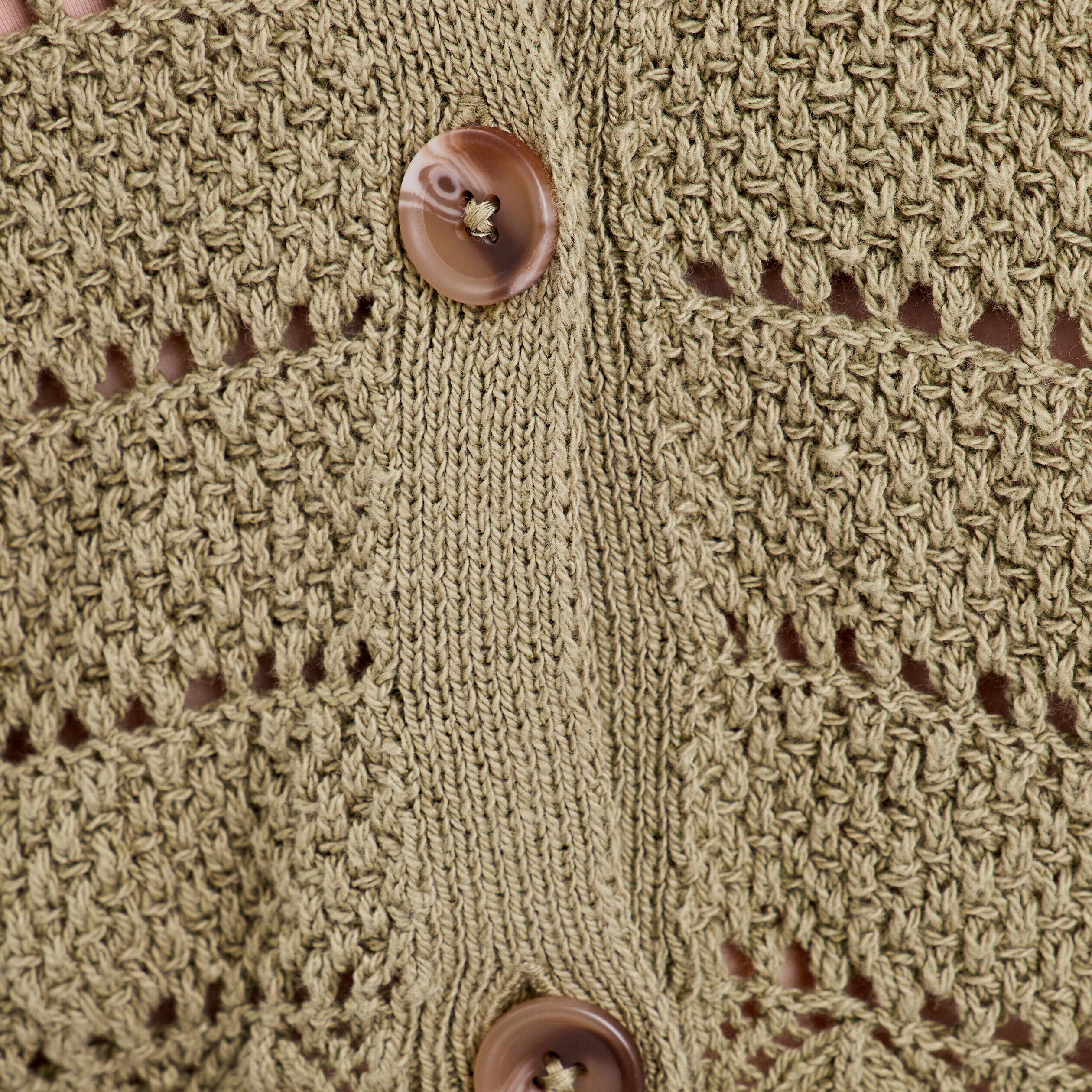 Gilet boutonné aspect crochet vert kaki femme | Cache Cache