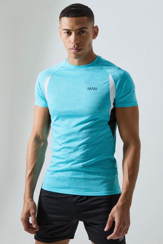 Man Active Jacquard Muscle-Fit T-Shirt