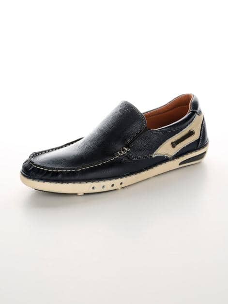 Slipper im Bootsschuh Stil